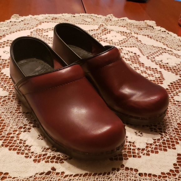 dansko clogs 38